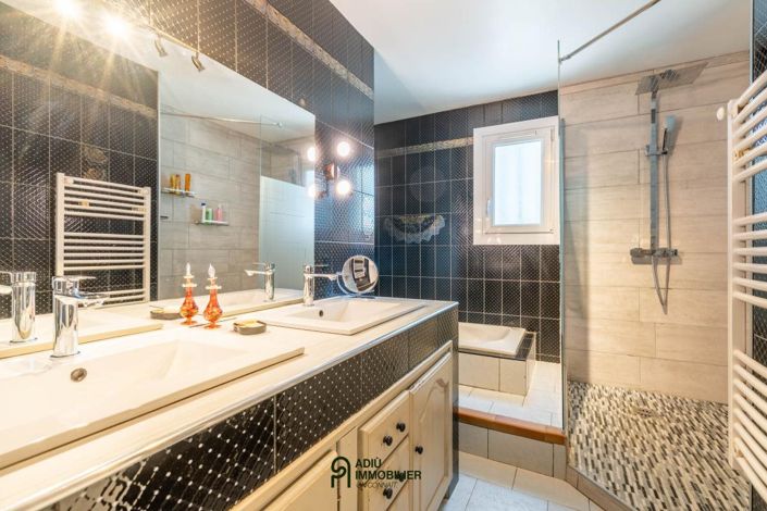 Image No.10-3 Bed House for sale