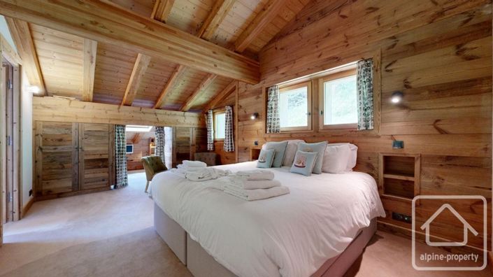 Image No.44-7 Bed Property for sale