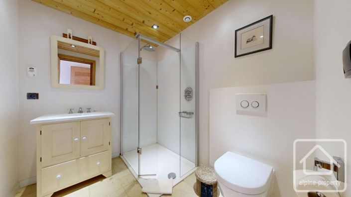 Image No.53-7 Bed Property for sale