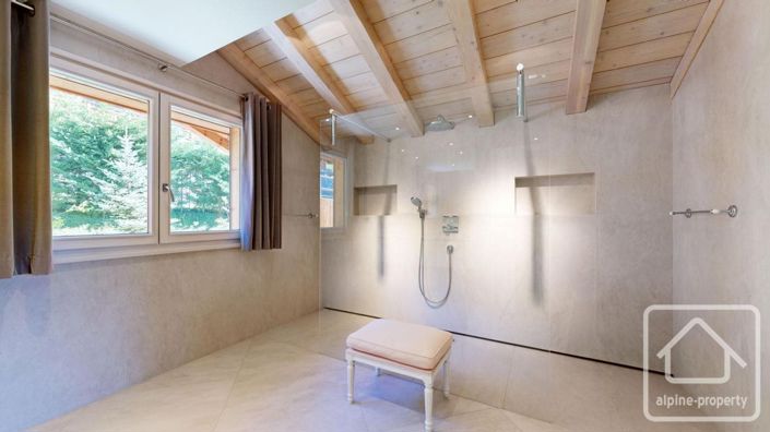 Image No.28-5 Bed Property for sale