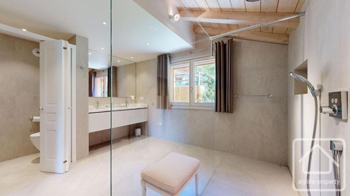 Image No.29-5 Bed Property for sale