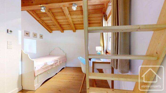 Image No.36-5 Bed Property for sale