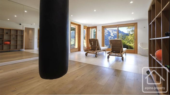 Image No.41-5 Bed Property for sale