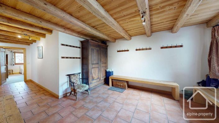 Image No.24-7 Bed Property for sale