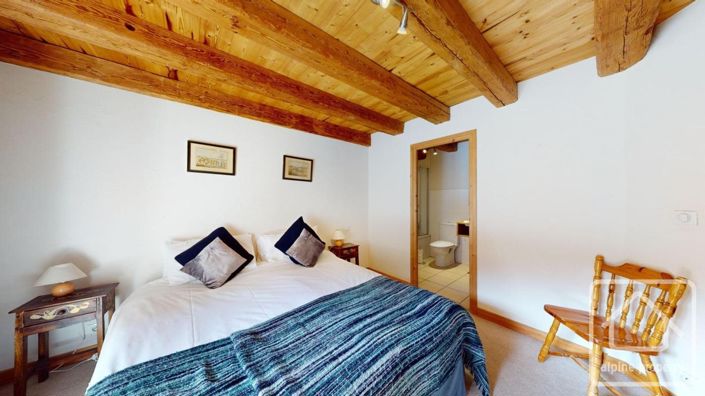 Image No.37-7 Bed Property for sale