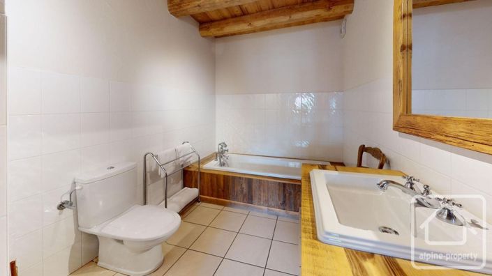 Image No.46-7 Bed Property for sale
