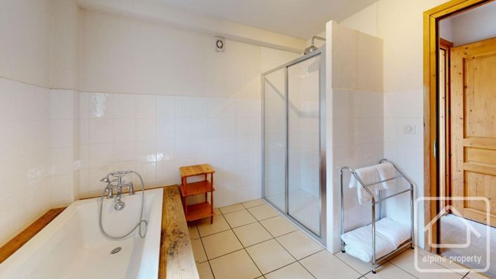Image No.49-7 Bed Property for sale