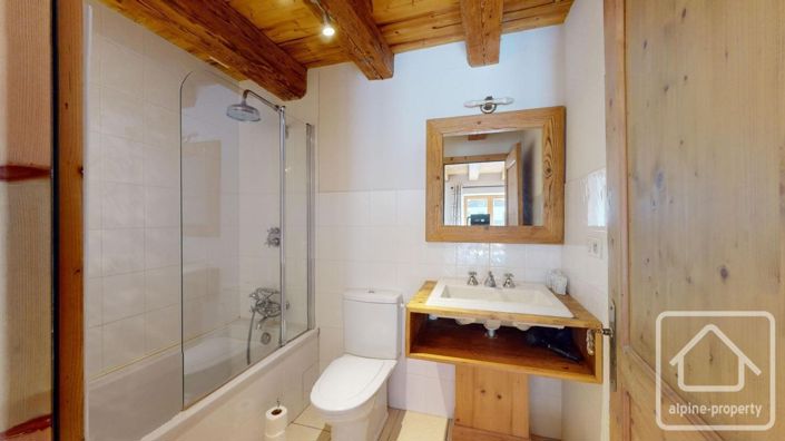 Image No.53-7 Bed Property for sale