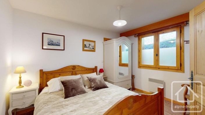 Image No.30-7 Bed Property for sale