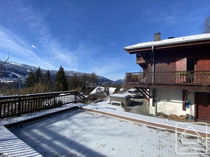 Image No.9-7 Bed Property for sale