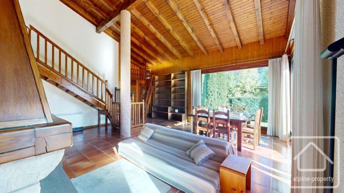Image No.14-5 Bed Property for sale