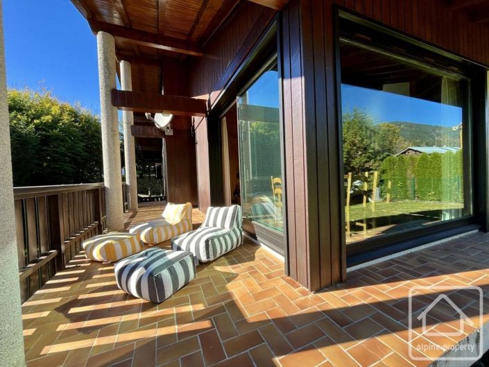 Image No.15-5 Bed Property for sale