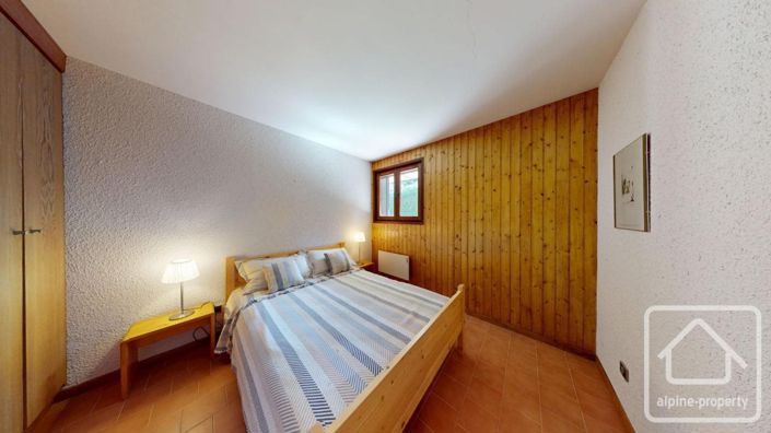 Image No.20-5 Bed Property for sale