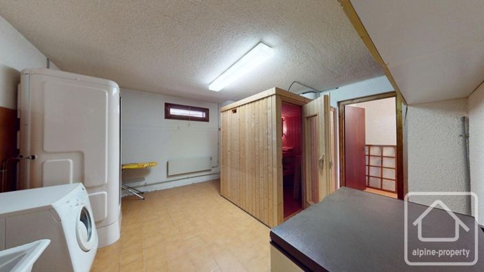 Image No.22-5 Bed Property for sale