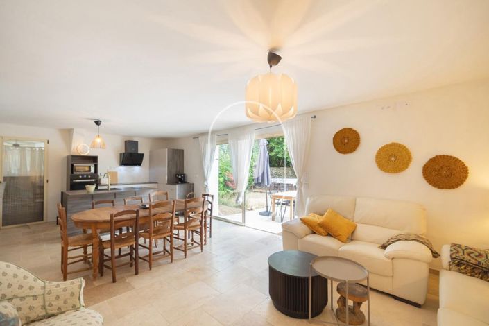 Image No.10-5 Bed House for sale