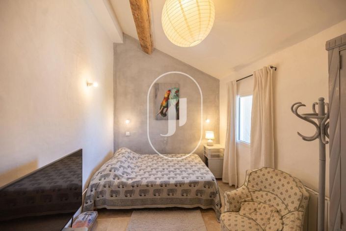 Image No.11-5 Bed House for sale