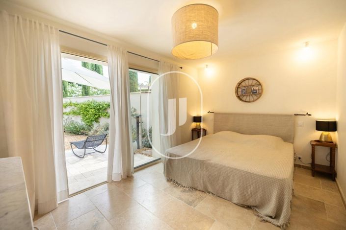 Image No.38-5 Bed House for sale