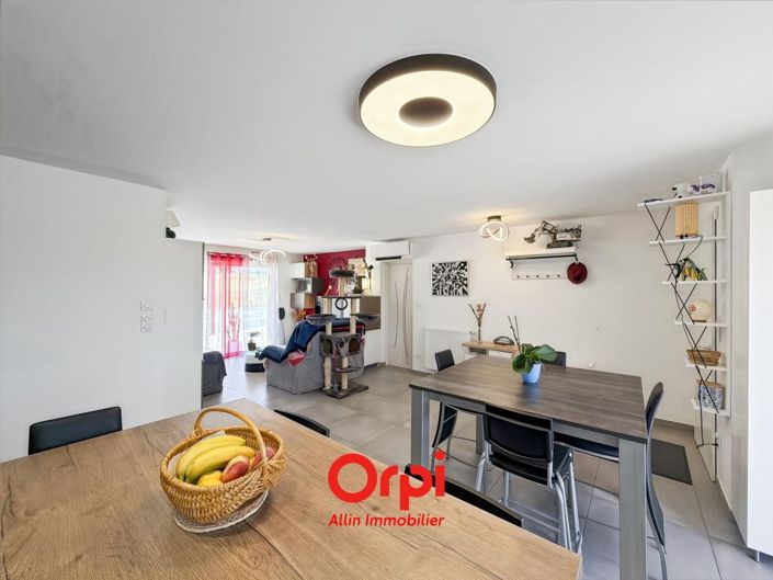 Image No.6-3 Bed House for sale