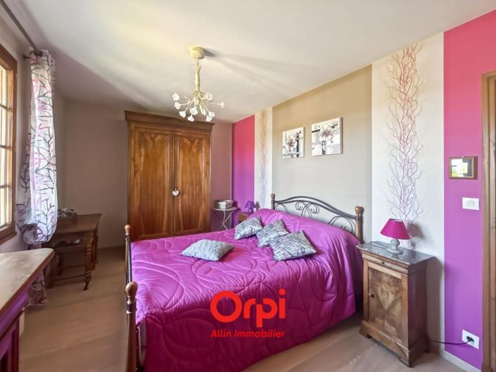 Image No.14-4 Bed House for sale