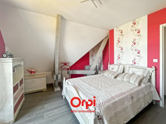 Image No.18-4 Bed House for sale