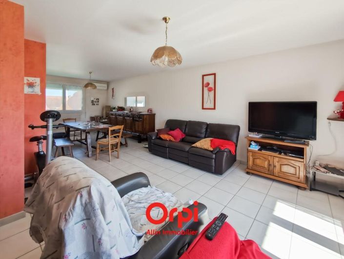 Image No.2-3 Bed House for sale