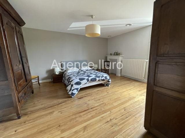 Image No.8-5 Bed House for sale