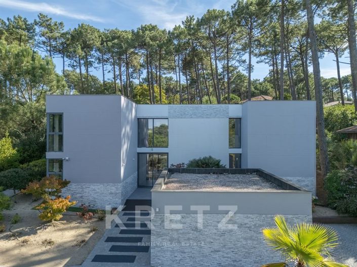 Image No.19-5 Bed House for sale