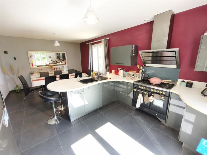 Image No.11-3 Bed House for sale