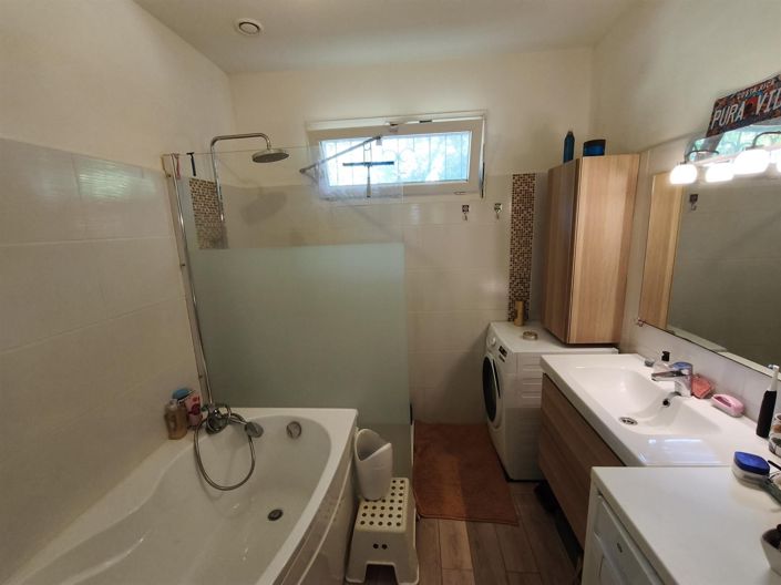 Image No.13-3 Bed House for sale