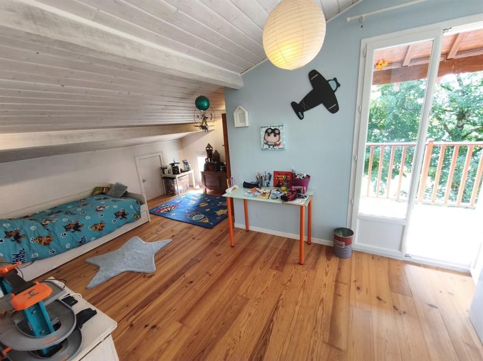Image No.17-3 Bed House for sale