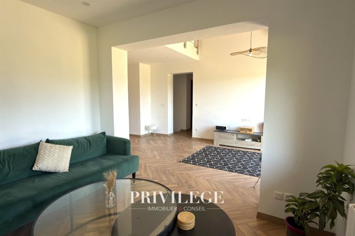 Image No.15-5 Bed House for sale
