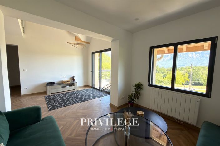 Image No.16-5 Bed House for sale