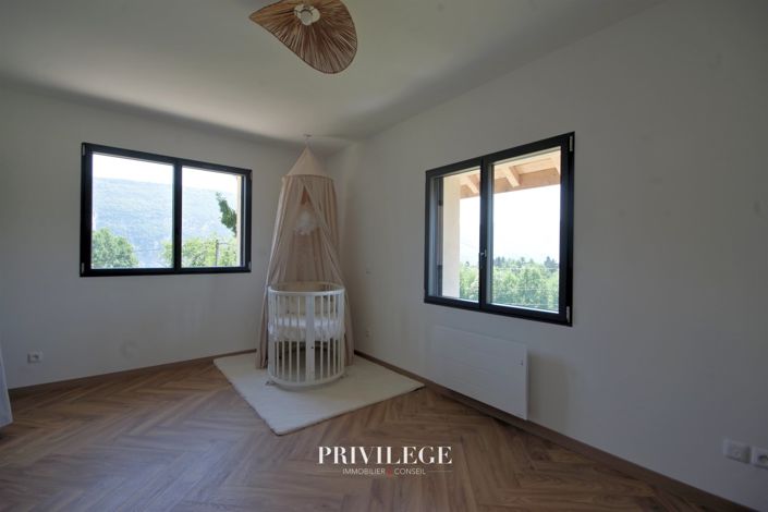 Image No.20-5 Bed House for sale