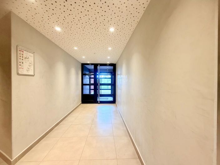 Image No.18-3 Bed Apartment for sale
