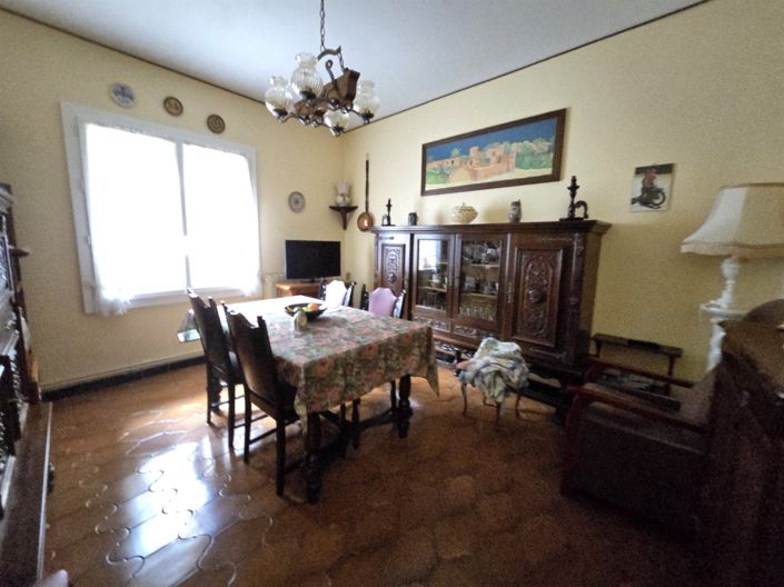 Image No.15-6 Bed House for sale