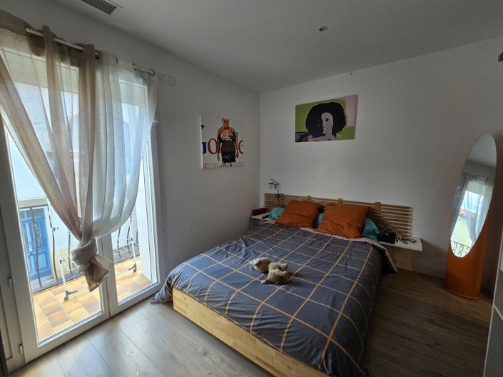 Image No.7-6 Bed House for sale