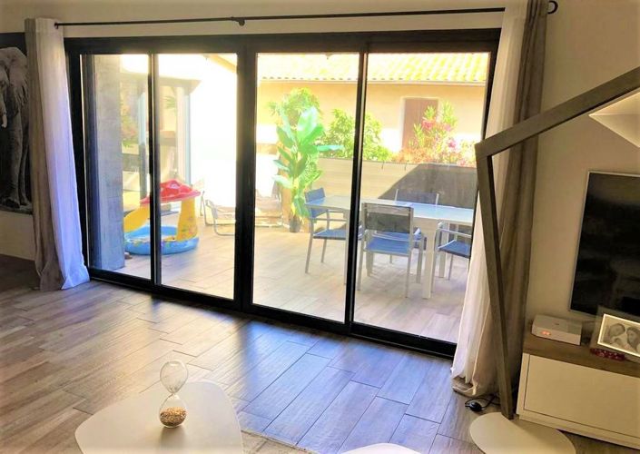 Image No.9-6 Bed House for sale