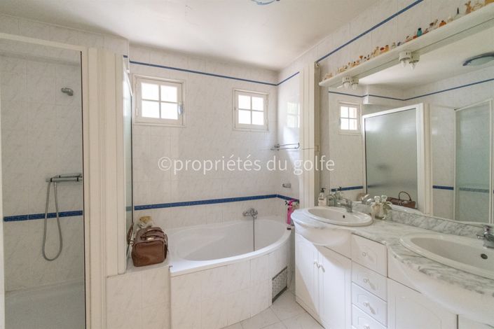 Image No.18-4 Bed House for sale