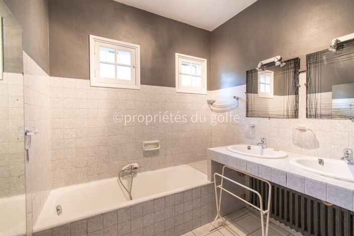 Image No.19-4 Bed House for sale