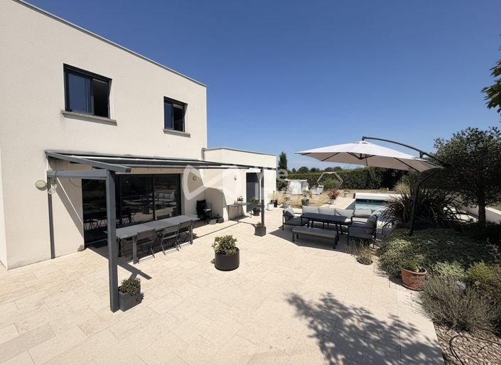 Image No.3-4 Bed House for sale