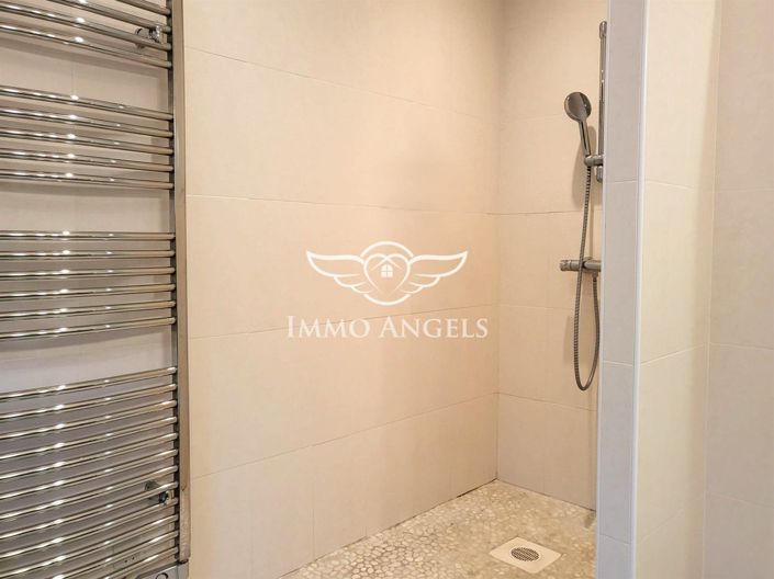 Image No.16-6 Bed House for sale