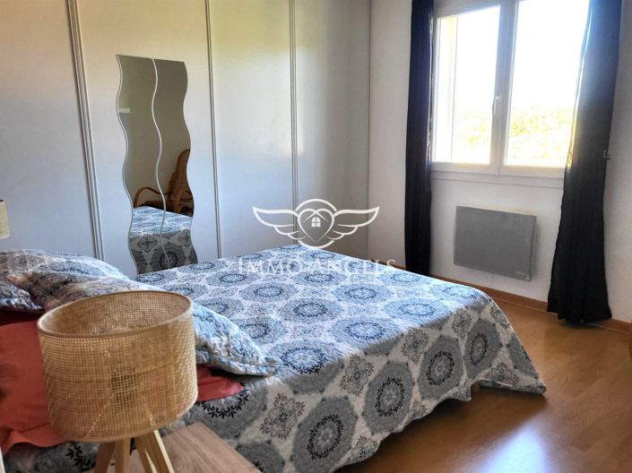 Image No.20-6 Bed House for sale