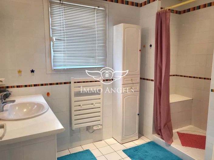 Image No.21-6 Bed House for sale