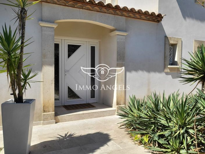 Image No.24-6 Bed House for sale