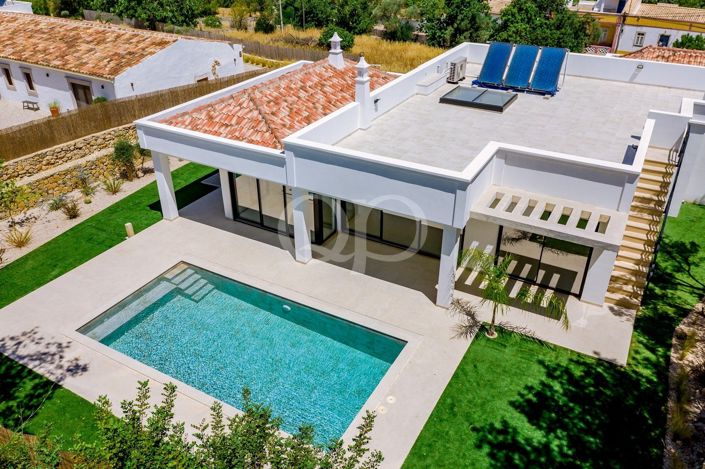 Image No.12-3 Bed House for sale