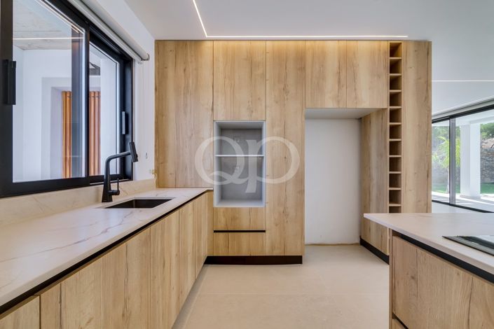 Image No.23-3 Bed House for sale