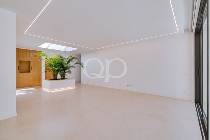 Image No.31-3 Bed House for sale