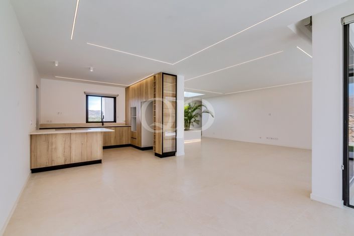 Image No.44-3 Bed House for sale