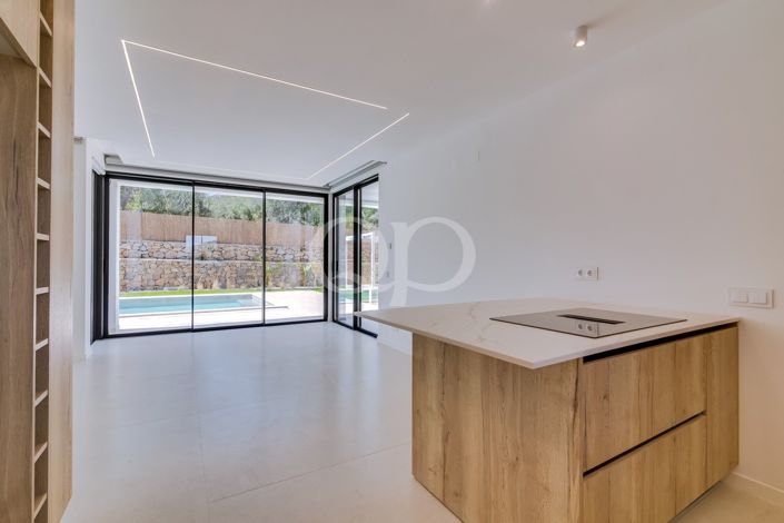 Image No.47-3 Bed House for sale