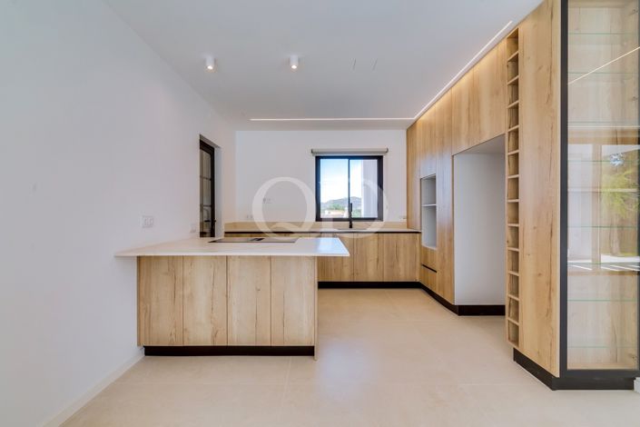 Image No.7-3 Bed House for sale
